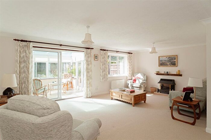 3 Bedroom Semi-Detached House For Sale In Tollgate Avenue, Redhill, RH1