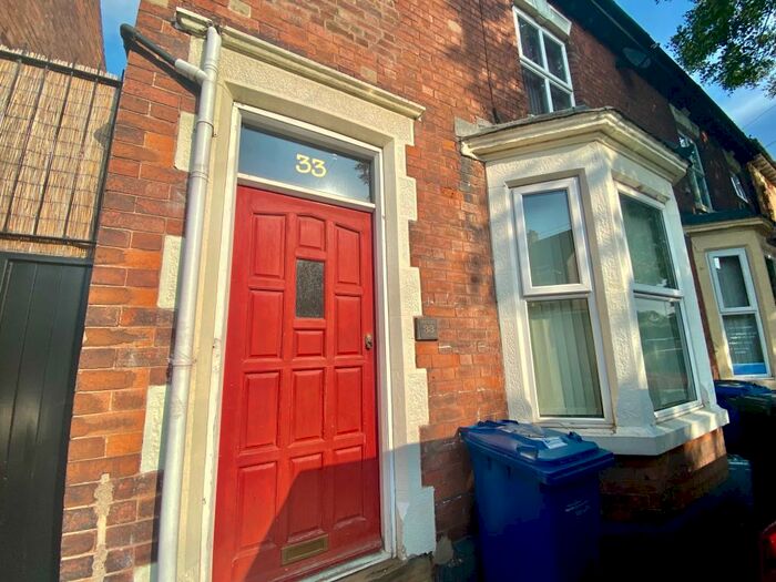 2 Bedroom Flat To Rent In Victoria Road, Tamworth, B79