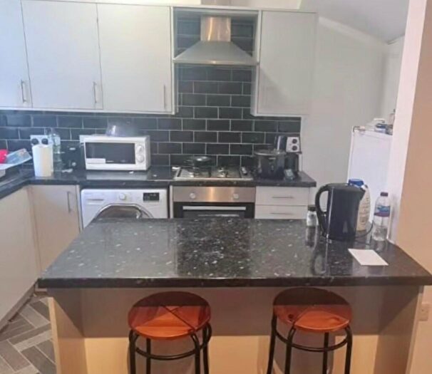 2 Bedroom Terraced House To Rent In Harold View, Leeds, West Yorkshire, LS6