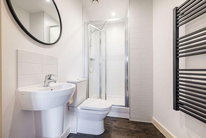 2 Bedroom Flat For Sale In Queensway, Nobel House, RH1