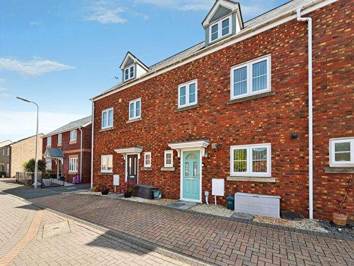 4 Bedroom Terraced House For Sale In Ffordd Cambria, Pontarddulais, Swansea, West Glamorgan, SA4