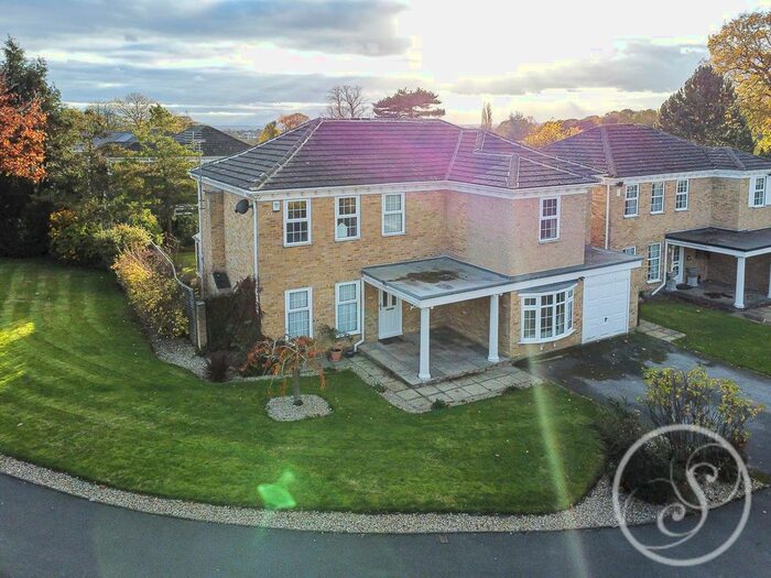 Houses for sale & to rent in LS17 8AP, Shadwell Lane, Alwoodley Leeds