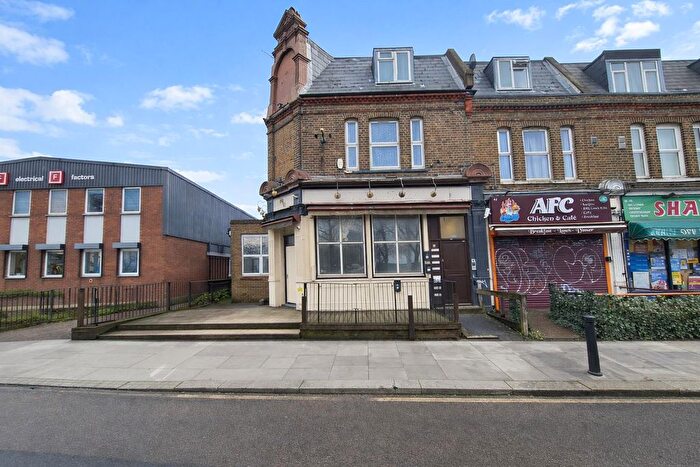 1 Bedroom Flat To Rent In Pitlake, Croydon, CR0