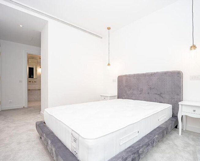 2 Bedroom Apartment To Rent In Gauging Square, London, E1W
