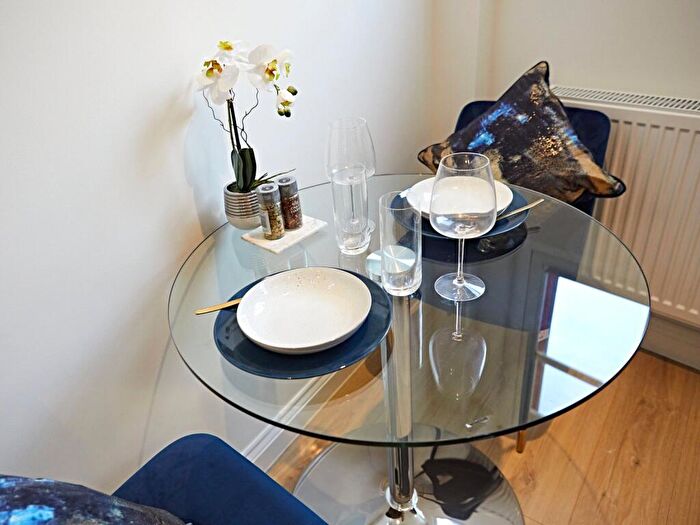 Apartment To Rent In Apt, The Headrow #, LS1