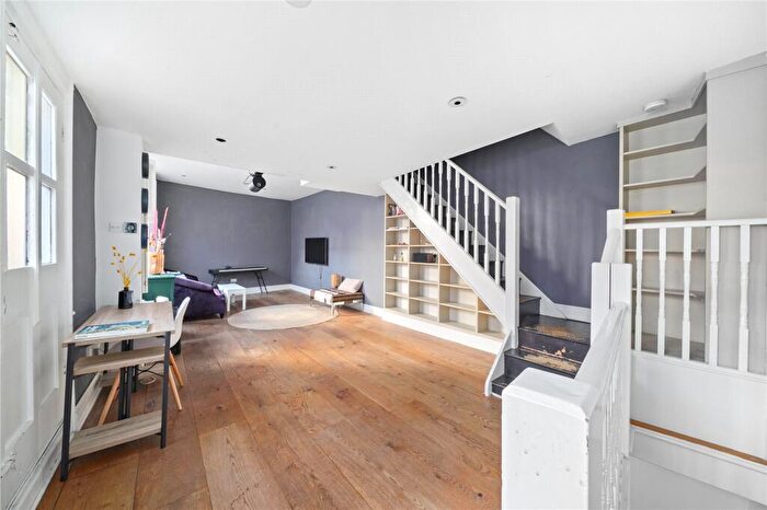 2 Bedroom Apartment To Rent In Scrutton St, EC2A