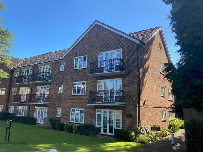 2 Bedroom Flat To Rent In Myrtleside Close, Northwood, HA6