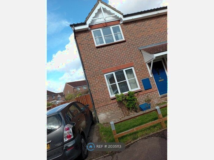 3 Bedroom Semi-Detached House To Rent In Bryony Close, Loughton, IG10
