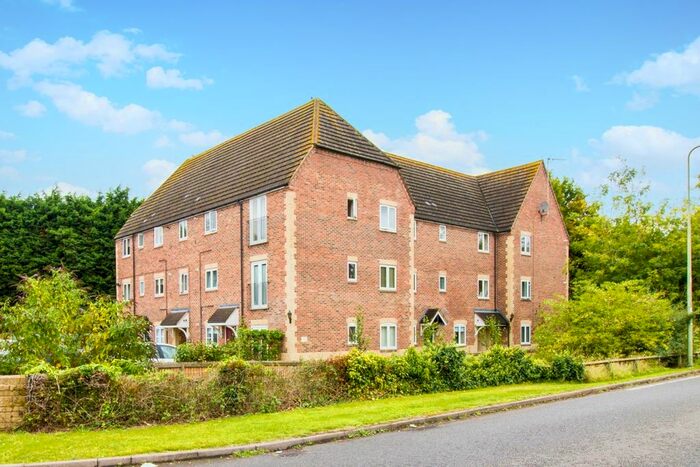 2 Bedroom Flat To Rent In Willow Brook, Abingdon, OX14