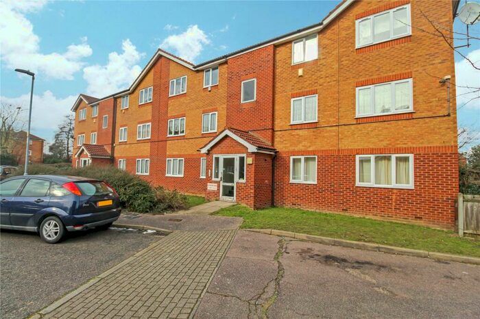 1 Bedroom Apartment To Rent In Lewis Way, Dagenham, Essex, RM10