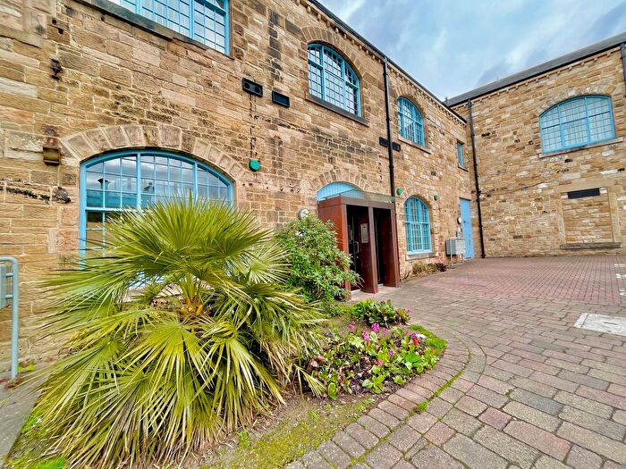 2 Bedroom Flat To Rent In Fletcher Road, Gateshead, NE8