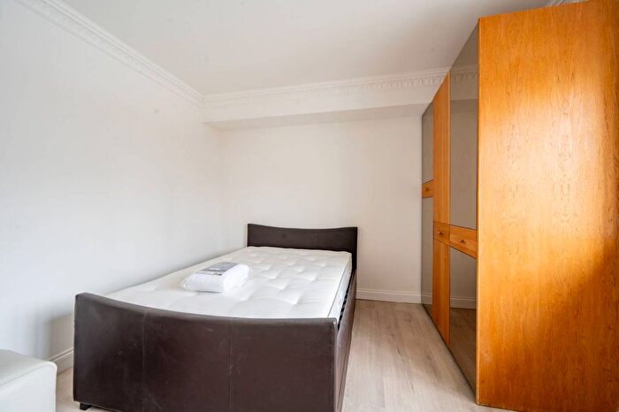 Studio To Rent In Canada Road, Acton, London, W3