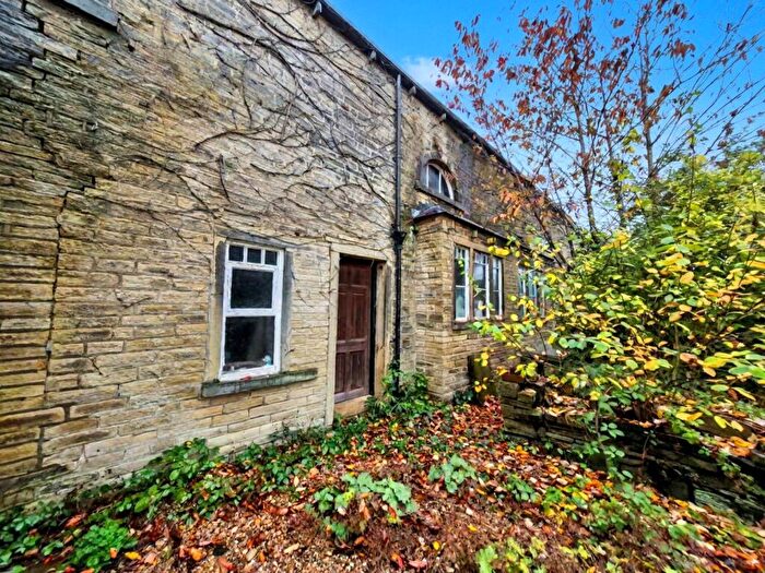 End Of Terrace House For Sale In Heath Road, Halifax, West Yorkshire, HX3