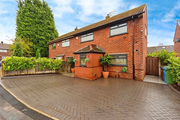 2 Bedroom Semi-detached House For Sale In Duke Road, Newton, Hyde, SK14