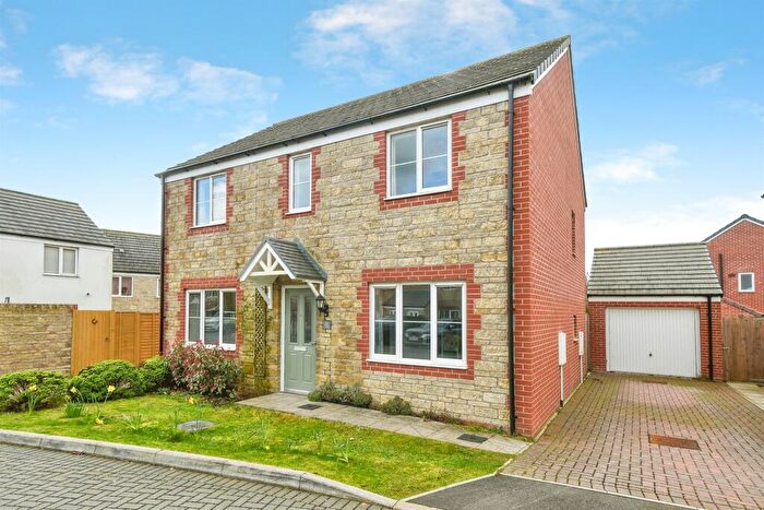 4 Bedroom Detached House For Sale In Wrag View, Highworth, Swindon, SN6