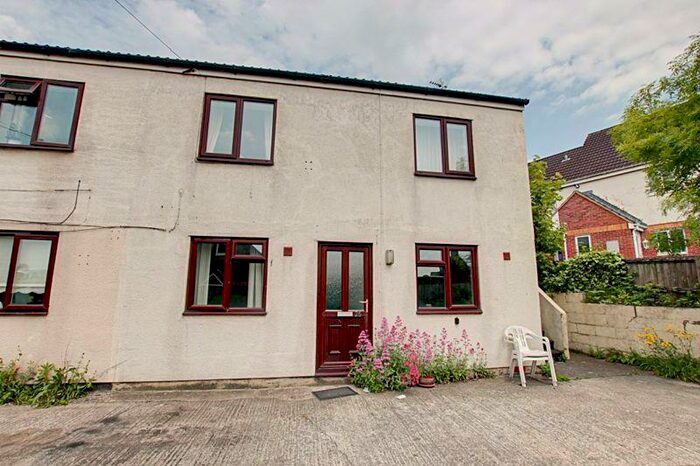 2 Bedroom Flat To Rent In Shails Lane, Trowbridge, BA14