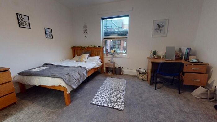 10 Bedroom Semi-Detached House To Rent In Waterloo Road, Nottingham, NG7