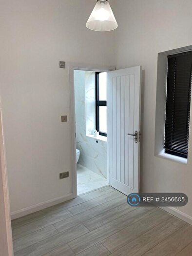 2 Bedroom Detached House To Rent In Winslow Grove, London, E4