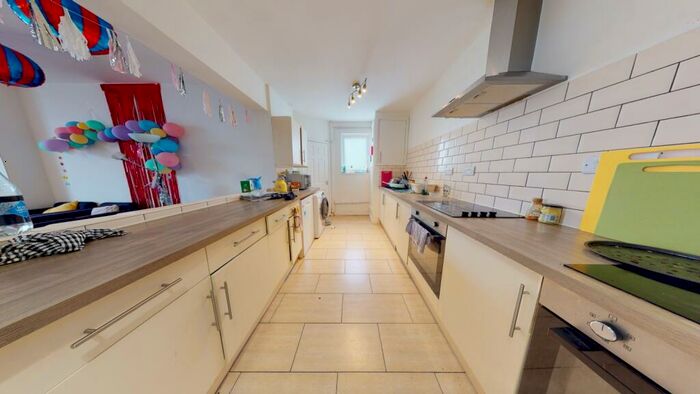8 Bedroom Semi-Detached House To Rent In Tennyson Street, NG7