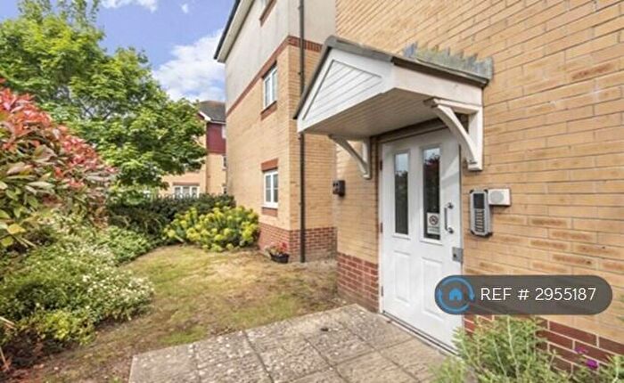 2 Bedroom Flat To Rent In The Fairways, Farlington, PO6