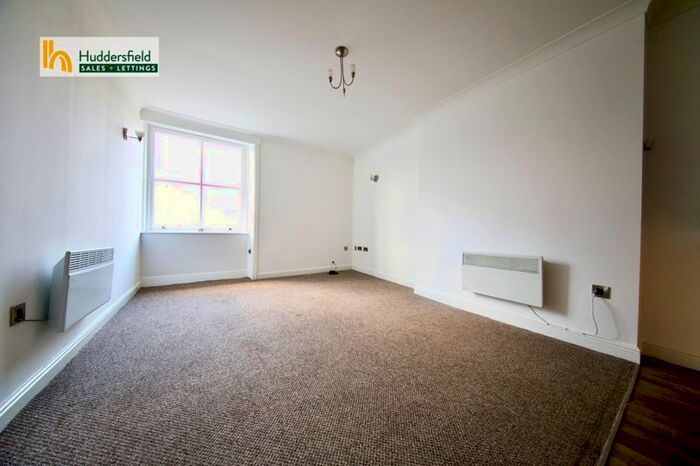 1 Bedroom Flat To Rent In Moorside Avenue, Crosland Moor, Huddersfield, HD4