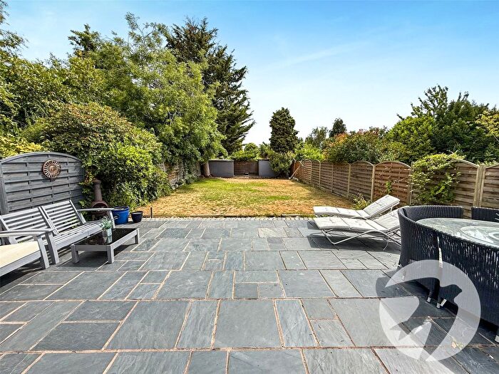 4 Bedroom Semi Detached House For Sale In Rennets Wood Road, Eltham Heights, London, SE9