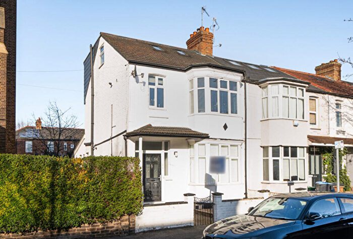 3 Bedroom Maisonette For Sale In Gorringe Park Avenue, Mitcham, CR4