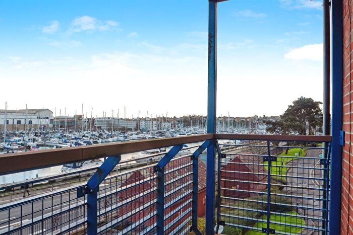 2 Bedroom Flat To Rent In Corscombe Close, Weymouth, DT4