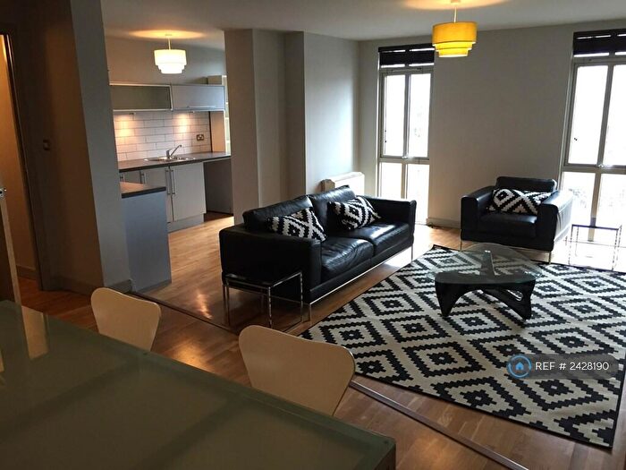 2 Bedroom Flat To Rent In Apartments, Bristol, BS1