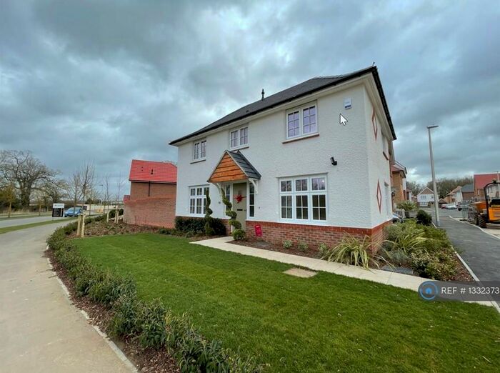 3 Bedroom Detached House To Rent In Carol Grove, Arborfield Green, Reading, RG2