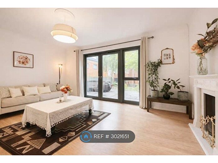 4 Bedroom Maisonette To Rent In Bemerton Street, London, N1