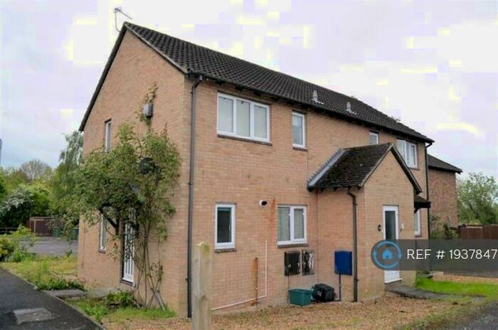 1 Bedroom Flat To Rent In Sweet Briar Drive, Calcot, Reading, RG31