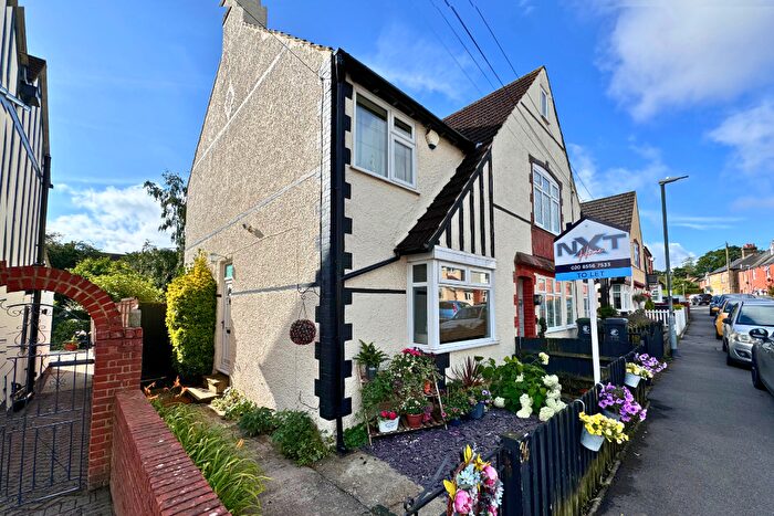 2 Bedroom Semi-Detached House To Rent In Cloverly Road, Ongar, Essex, CM5