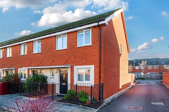 3 Bedroom End Of Terrace House To Rent In St. Agnes Way, Reading, Berkshire, RG2