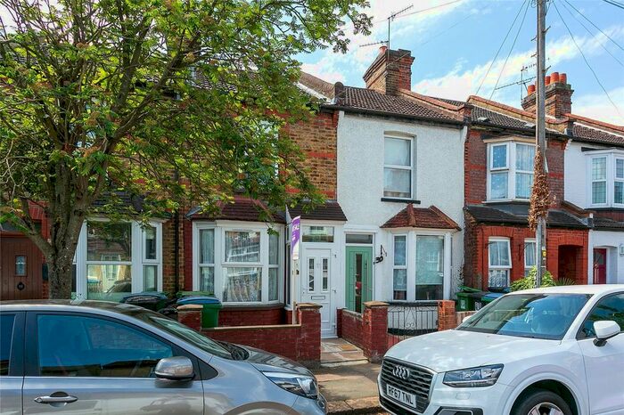 2 Bedroom Terraced House To Rent In Hatfield Road, Watford, Hertfordshire, WD24