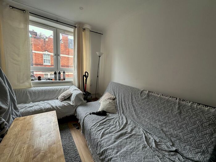 2 Bedroom Flat To Rent In Whites Grounds Estate, London, SE1
