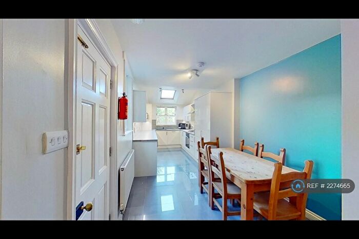 6 Bedroom Semi-Detached House To Rent In Midland Avenue, Nottingham, NG7