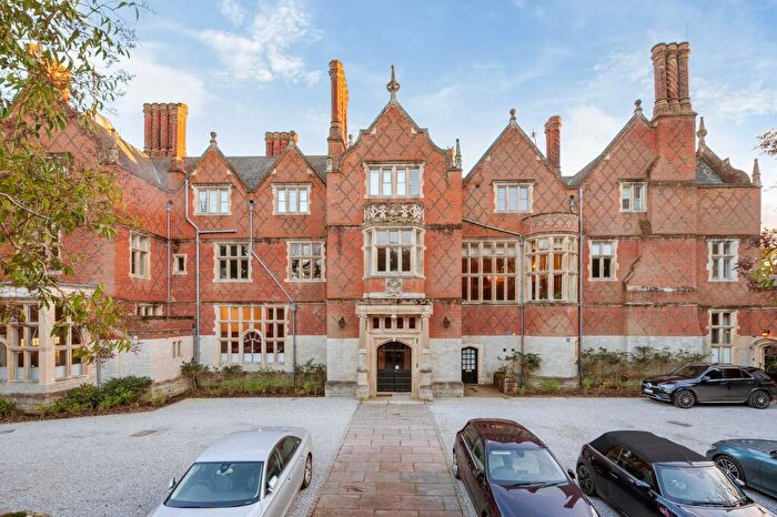 2 Bedroom Apartment For Sale In Goldings Hall, Waterford, Hertford, SG14