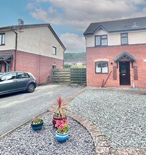 2 Bedroom Mews For Sale In Doctor Garretts Drive, Conwy, LL32