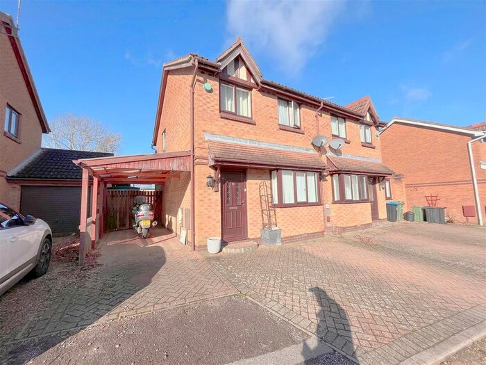 3 Bedroom Semi-Detached House To Rent In Aintree Close, Bletchley, Milton Keynes, MK3