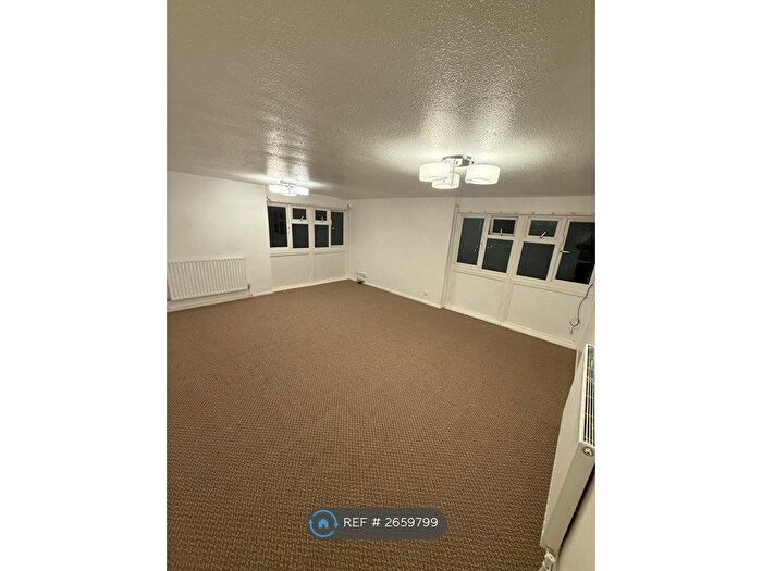 2 Bedroom Flat To Rent In New Hope Road, Smethwick, B66