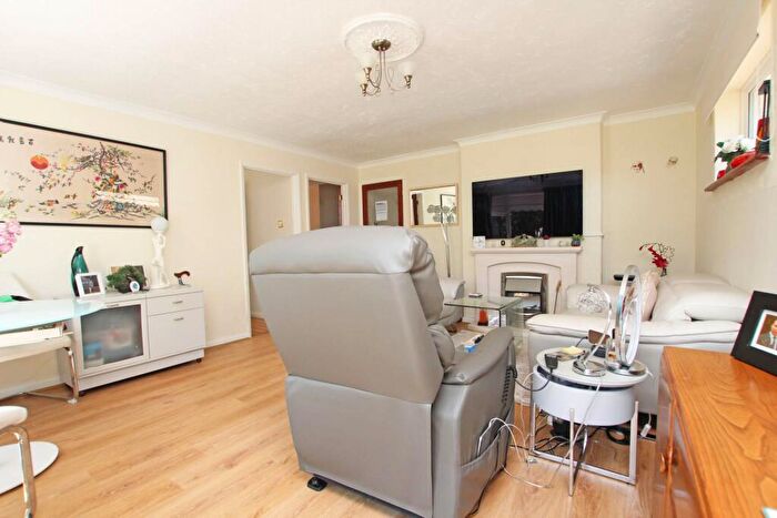 3 Bedroom Detached Bungalow For Sale In Eridge Road, Eastbourne, BN21