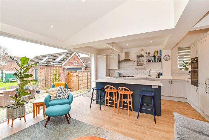 4 Bedroom Semi Detached House For Sale In Twiss Avenue, Hythe, Kent, CT21