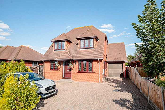 4 Bedroom Detached House For Sale In Clarence Road, Rayleigh, SS6