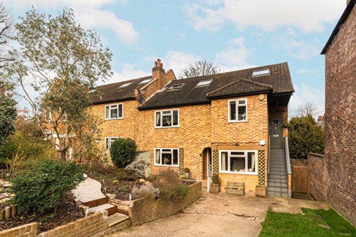 4 Bedroom Maisonette For Sale In Cholmeley Park, Highgate, N6