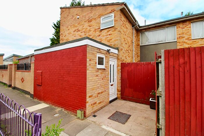 3 Bedroom End Of Terrace House To Rent In Medbourne Gardens, Peterborough, PE1