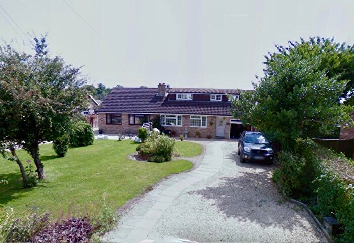 4 Bedroom Semi-Detached Bungalow To Rent In Sun Crescent, Oakley, HP18