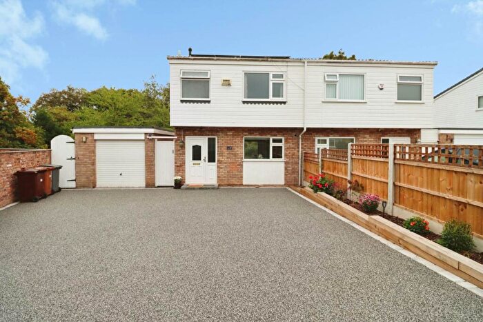 3 Bedroom Semi-Detached House For Sale In Oakridge Close, Spital, CH62