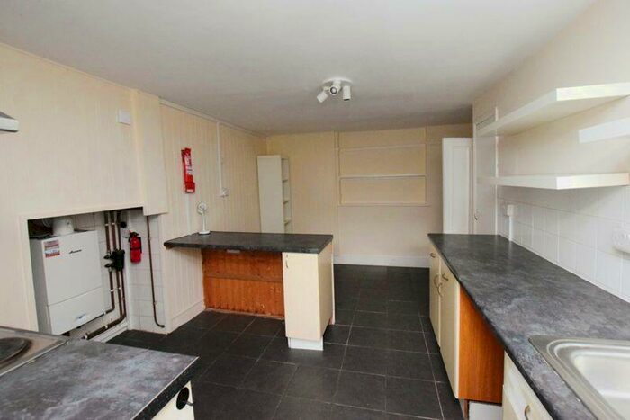 3 Bedroom Flat For Sale In Heavitree Park, Exeter, EX1