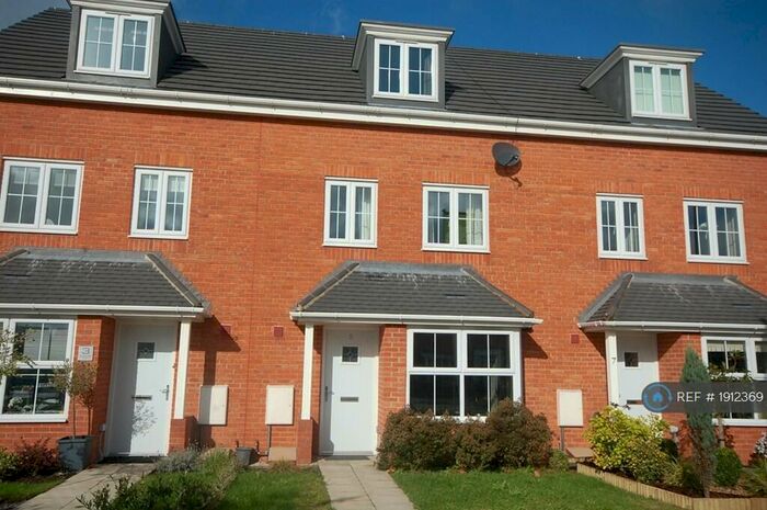 4 Bedroom Terraced House To Rent In Clydesdale Drive, Chorley, PR7
